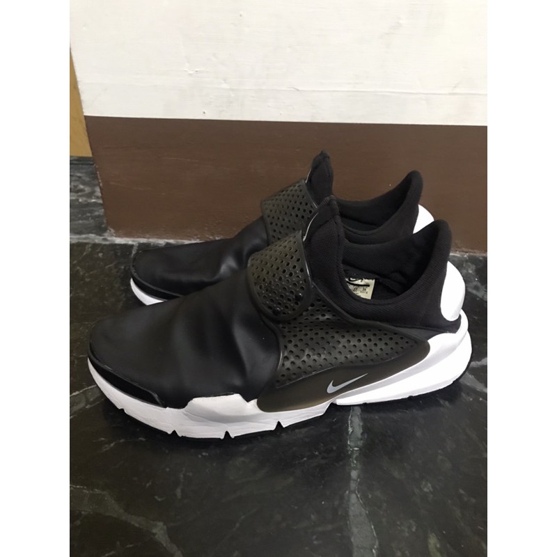 nike sock dart 防水材質