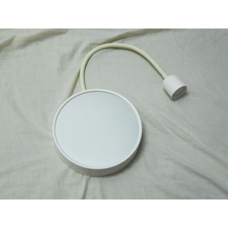 ikea 化妝鏡附燈 需裝電池 可吸附可吊掛 放大倍率未知 直徑約19.5cm燈條因材質有些泛黃如圖