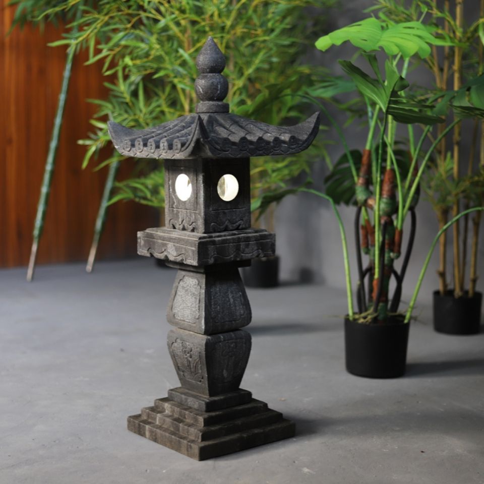 【Cute蒂朵咔*】天然石雕石燈籠日式庭院復古青石頭地燈戶外擺件太陽能中式石燈