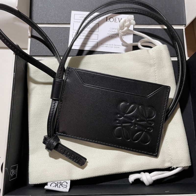 全新正品 Loewe 經典小牛皮卡片套項鍊.證件套.卡套