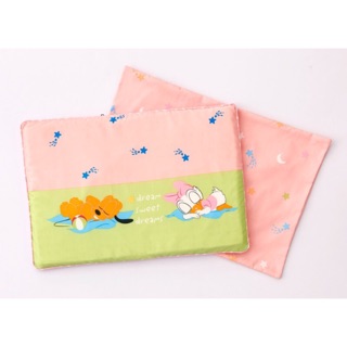 2個純棉枕套，台灣製~麗嬰房 米奇好朋友 米妮/黛絲 天然乳膠兒童/嬰兒枕(粉紅/粉藍2色可選）幼稚園適用！