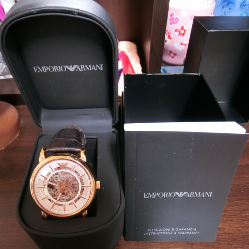 二手九成新阿曼尼玫瑰金真皮錶帶手錶，原價當初購買$16000