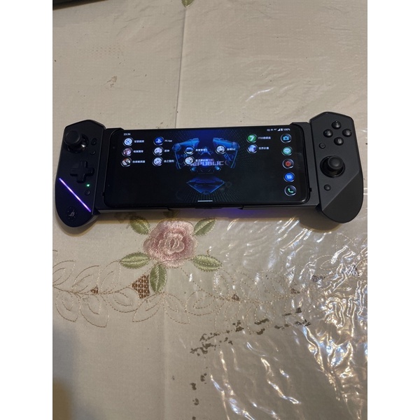 華碩 ASUS ROG PHONE 3 Kunai Gamepad 遊戲控制器全配版 + 5代 專用手機殼 （不含手機）