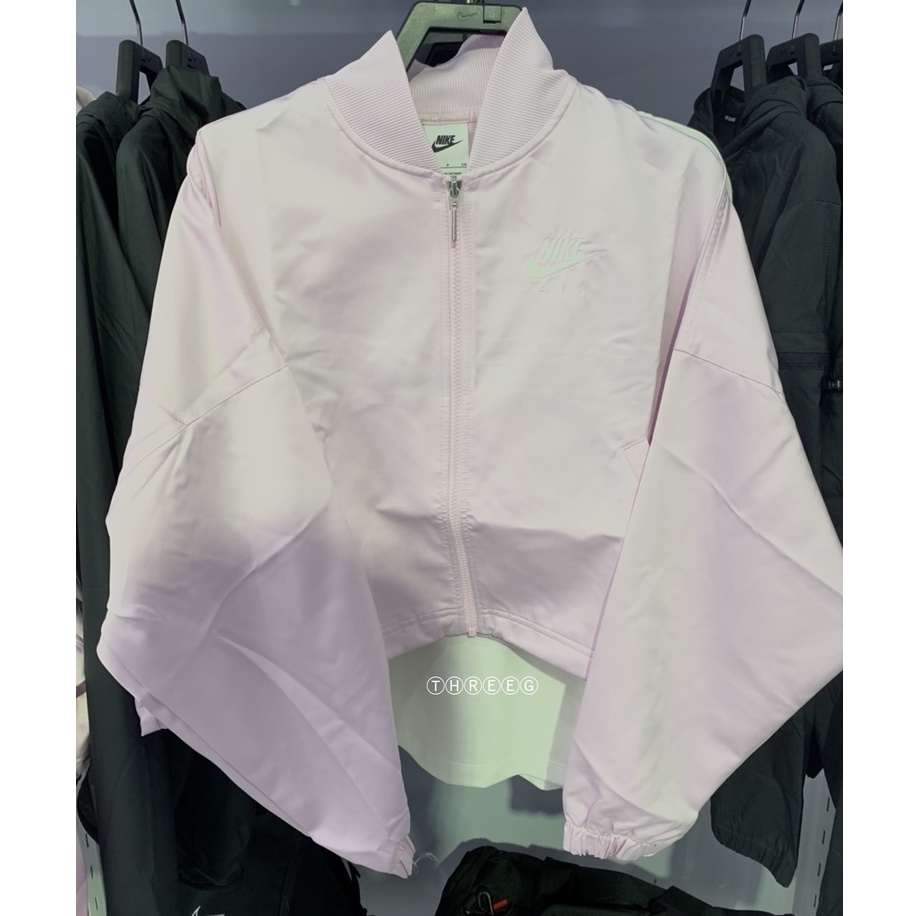ⓉⒽⓇⒺⒺⒼ🔥NIKE AIR 短版 運動外套 棒球外套 緞面 刺繡LOGO 寬鬆 粉色 女款 DD5422-695