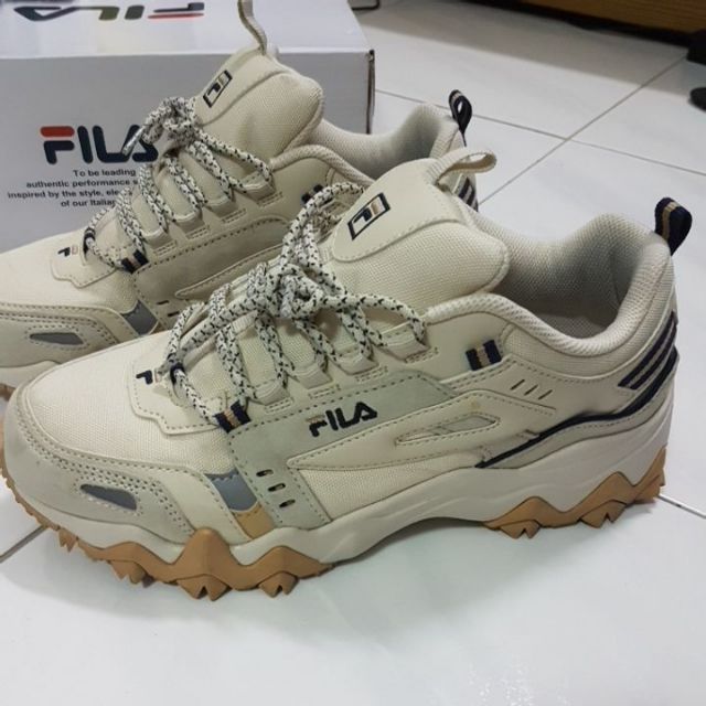 韓國當地購入 極新 正品 Fila 老爹鞋 OAKMONT TR 米色 奶油白 增高鞋 鋸齒鞋 復古鞋 慢跑鞋