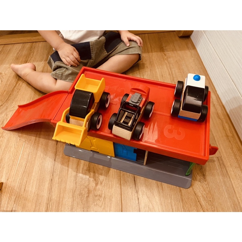 [二手] IKEA LILLABO玩具車庫(不含拖吊車)及玩具車