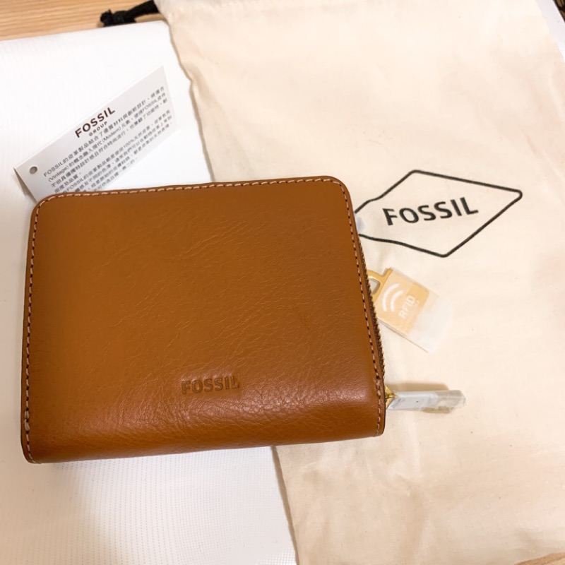 全新轉賣 Fossil 真皮 RFID 拉鍊 短夾 褐色 錢包 咖啡色 含零錢包 皮包