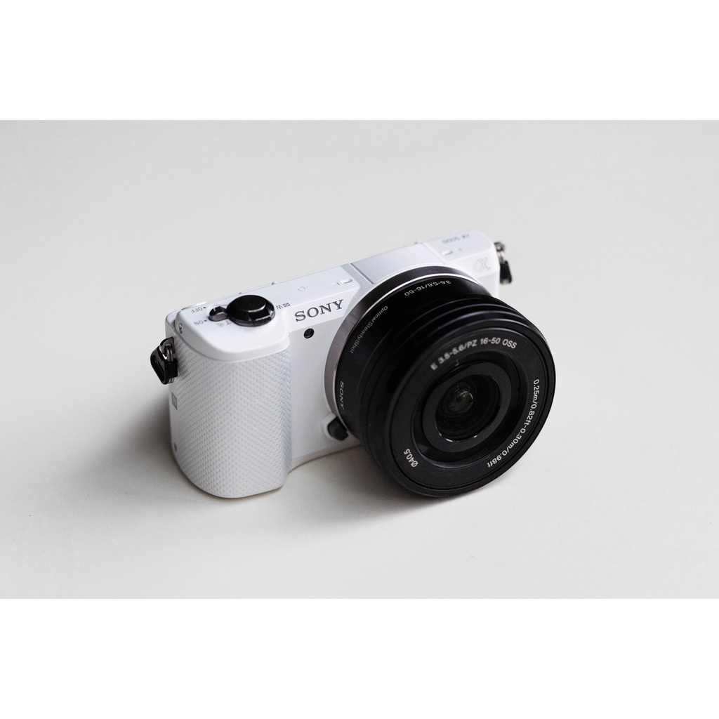 Sony a5000微單 + pz 16-50mm oss電動鏡頭 白色 低快門少用極新 無反/單眼相機/翻轉螢幕/錄影