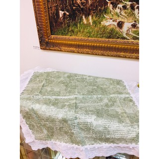 英文草寫字緞面質感布蕾絲桌巾餐墊萬用巾120*120