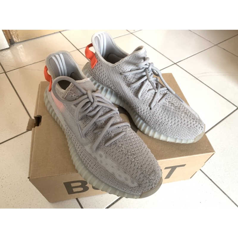 Adidas Yeezy Boost 350 V2 Tail Light 灰橘