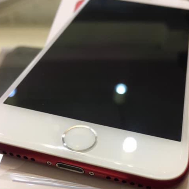 9.8新iphone7 128g限量紅 剛過保沒多久 盒裝配件在 電量90% 台灣公司貨=11800