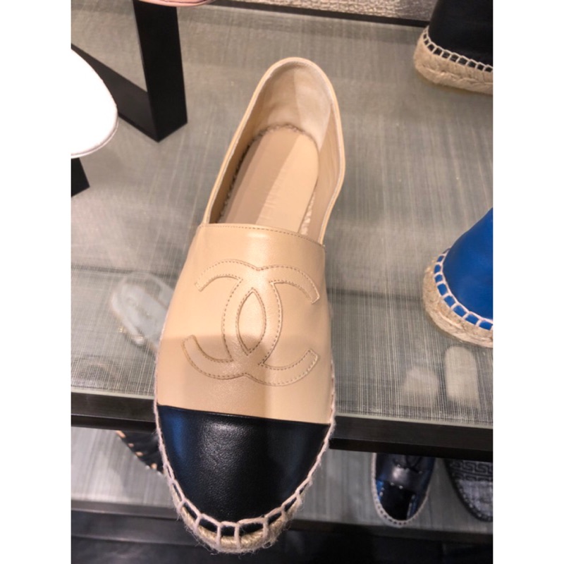 全新未穿 歐洲買的的Chanel小香米黑色小羊皮草編鞋鉛筆鞋37號