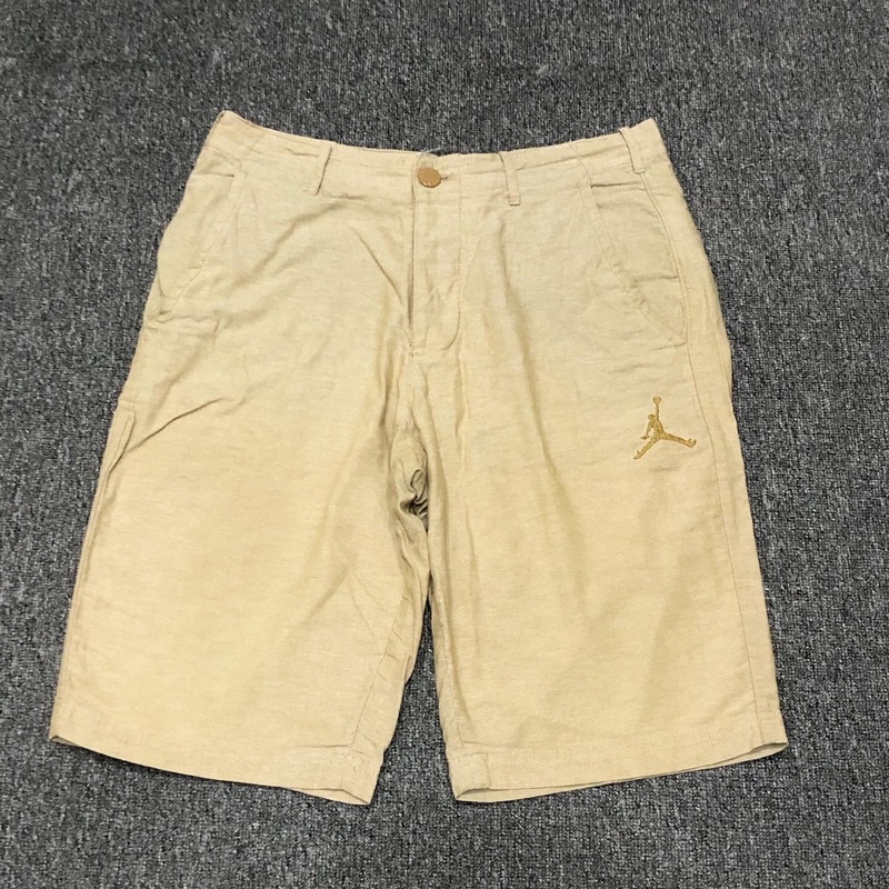 Air Jordan Short 休閒卡其短褲 尺寸 : L / W32