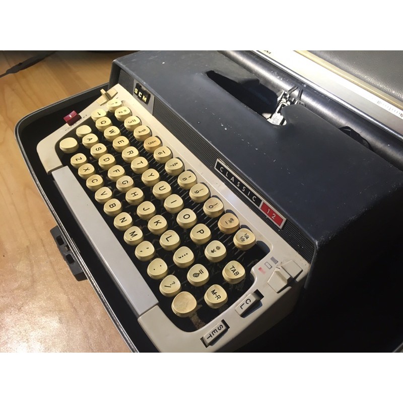 【SCM】稀有古董打字機#功能正常#一體式手提箱#全金屬機殼#擺設#收藏#道具#文青#老東西#跳蚤