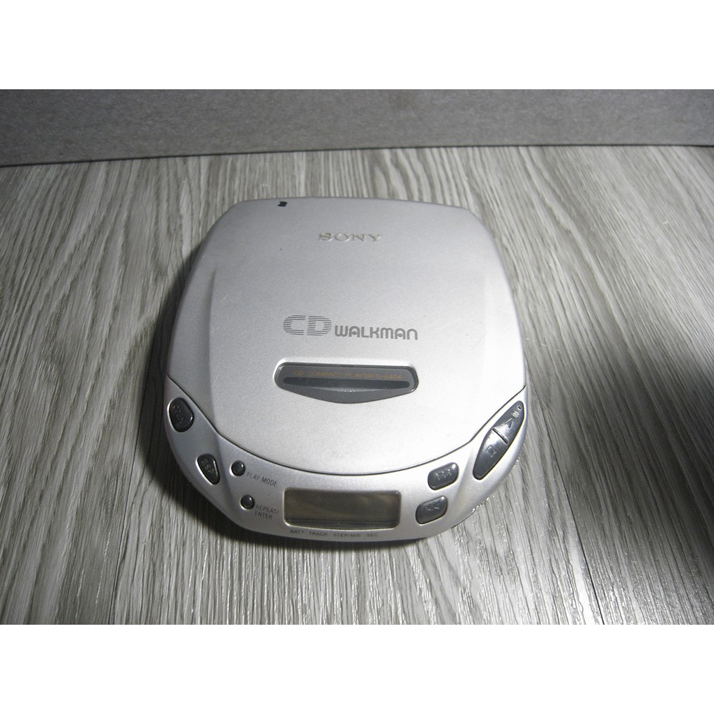 二手- 故障 Sony Walkman D-E404 CD隨身聽。CD 隨身聽 零件機
