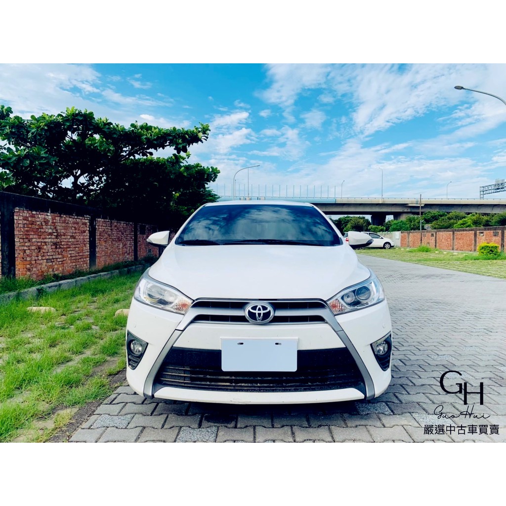 Toyotayaris1 5l 17年式 年份很新 價格很甜 掀背小白車 蝦皮購物