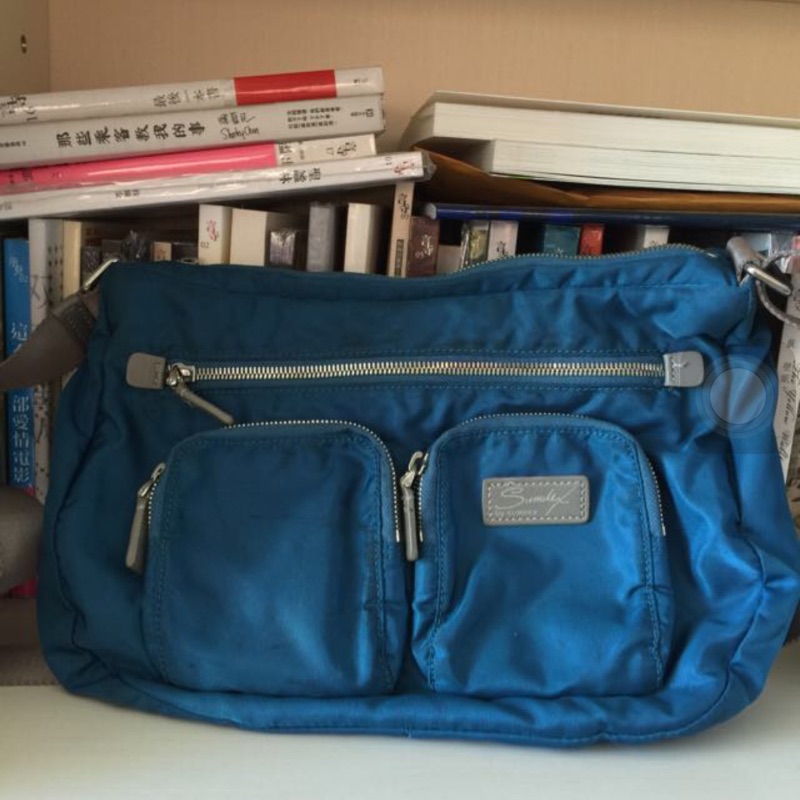 贈送 SUMDEX 藍色側背包 旅遊實用包
