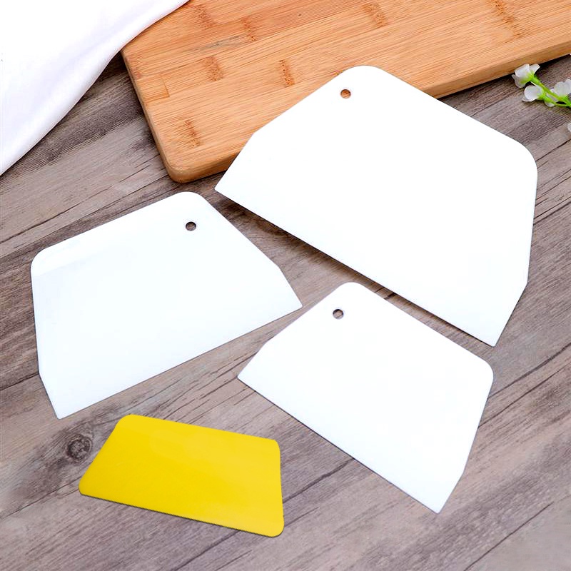 【縫紉王】手工DIY 塑膠刮板（黃色梯形）上膠板 壁紙刮板 切麵刀 刮板 貼膜 大刮板 小刮板 刮刀