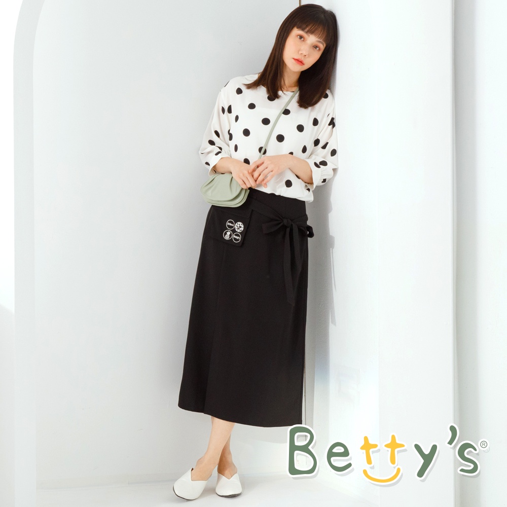betty’s貝蒂思(11)前口袋繡花腰帶長裙 (黑色)