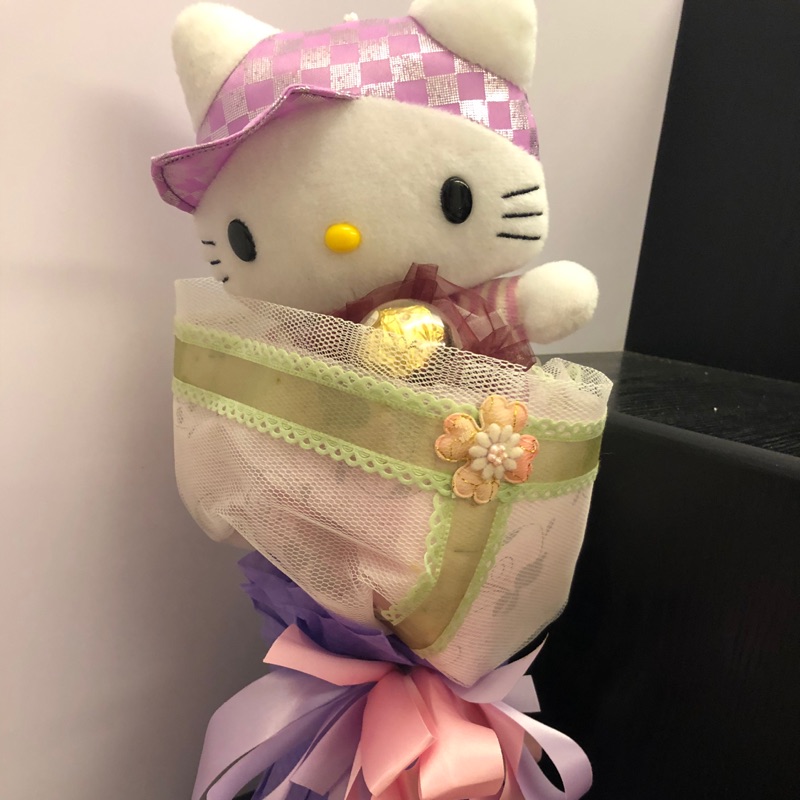 情人節禮物 Hello Kitty金莎巧克力紫色花束
