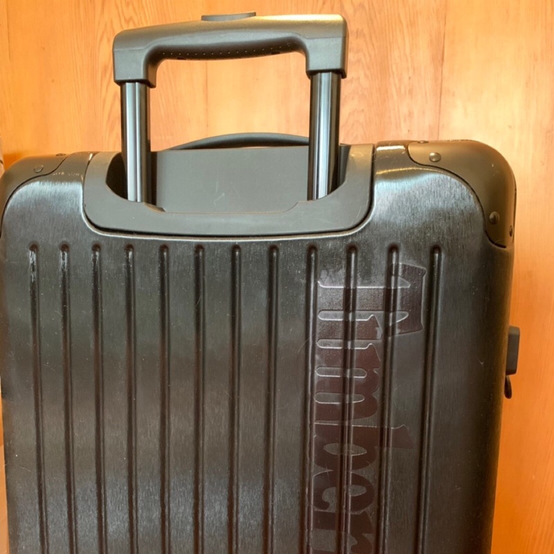 Timberland 24吋行李箱（付密碼鎖唷）