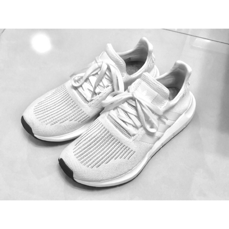 [二手] Adidas swift run off white US9.5 愛迪達 全白 九成新