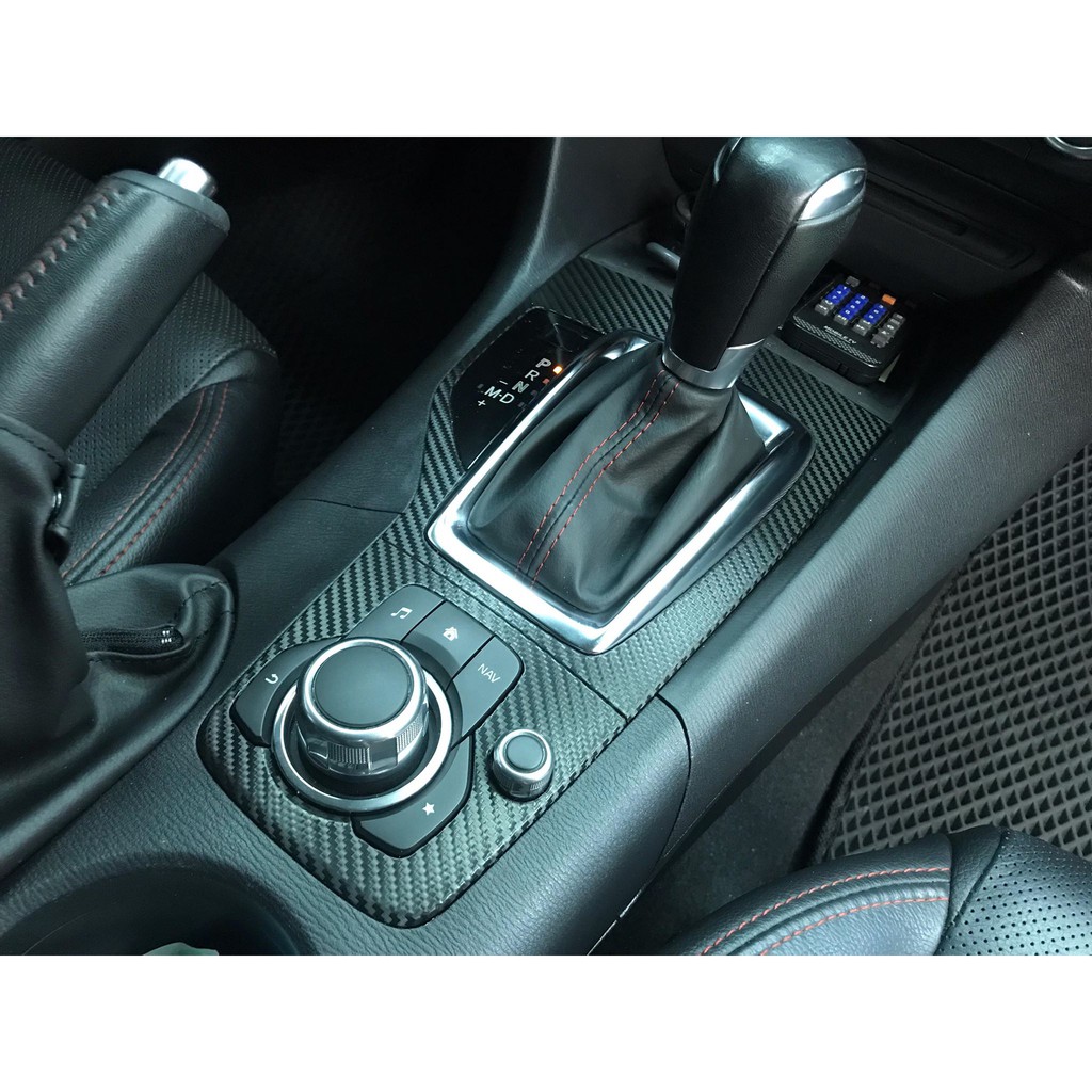 Mazda 3中控3M1080金屬碳纖維卡夢改色膜包膜