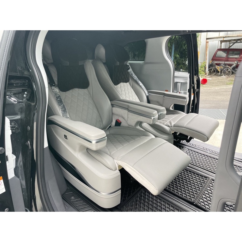 威鑫汽車精品 2022 Sienna 中排航空座椅 全新 電熱 左右橫移 前後移動 冷熱通風椅 按摩功能 現貨供應