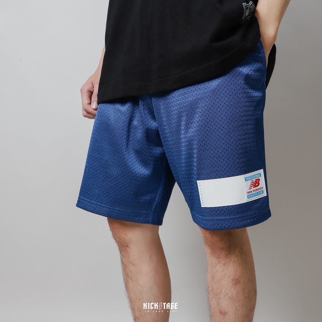 NEW BALANCE SHORT 藍色 標籤 雙層網布 透氣 抽繩 籃球褲 球褲 男款【AMS11503CNB】KS