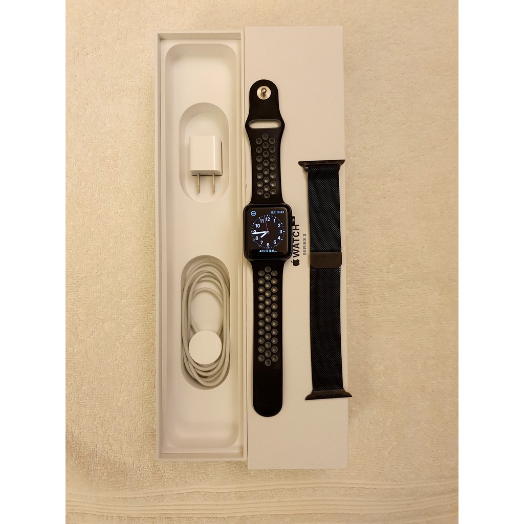[ 二手8成新] Apple Watch Series 3 42Mmm WIFI 送副廠米蘭帶＋透氣錶帶