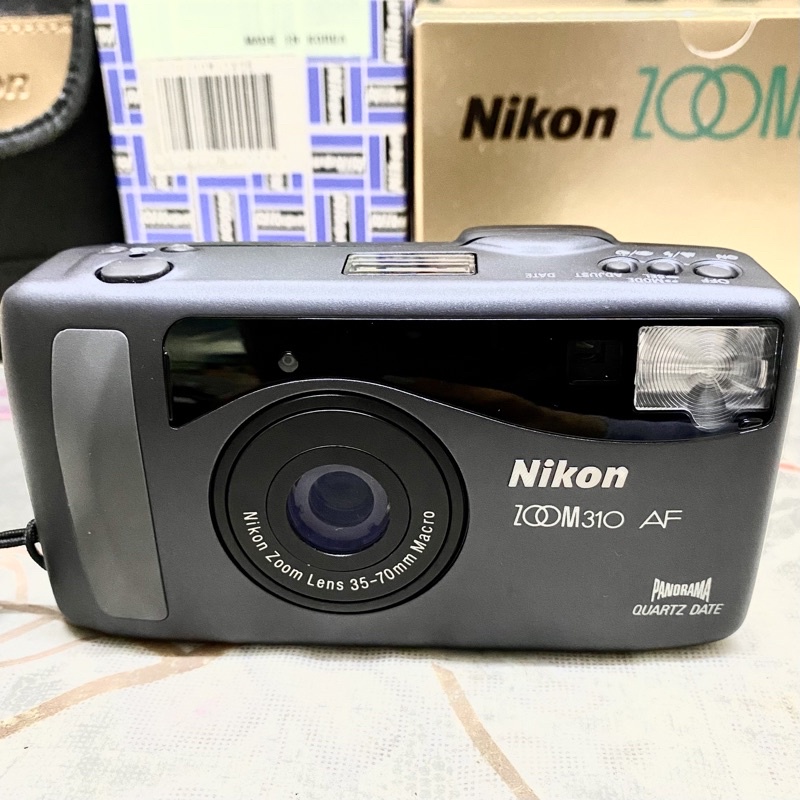 (免運)Nikon Zoom 310 AF 底片相機 金屬 底片 傻瓜 相機 附相機套 腳架 黑灰色 近全新