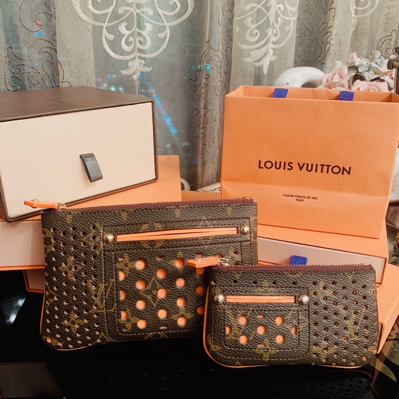 「保留」法國專櫃名牌精品Louis Vuitton LV 稀有限量款經典原花橘邊洞洞限量零錢包+手拿包化妝包萬用包法國製