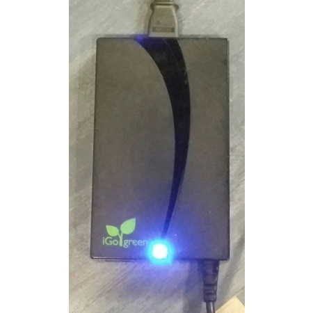二手iGo Green筆電90W薄型旅行變壓器(HP大圓頭帶針)  變壓器USB端口可同時充手機