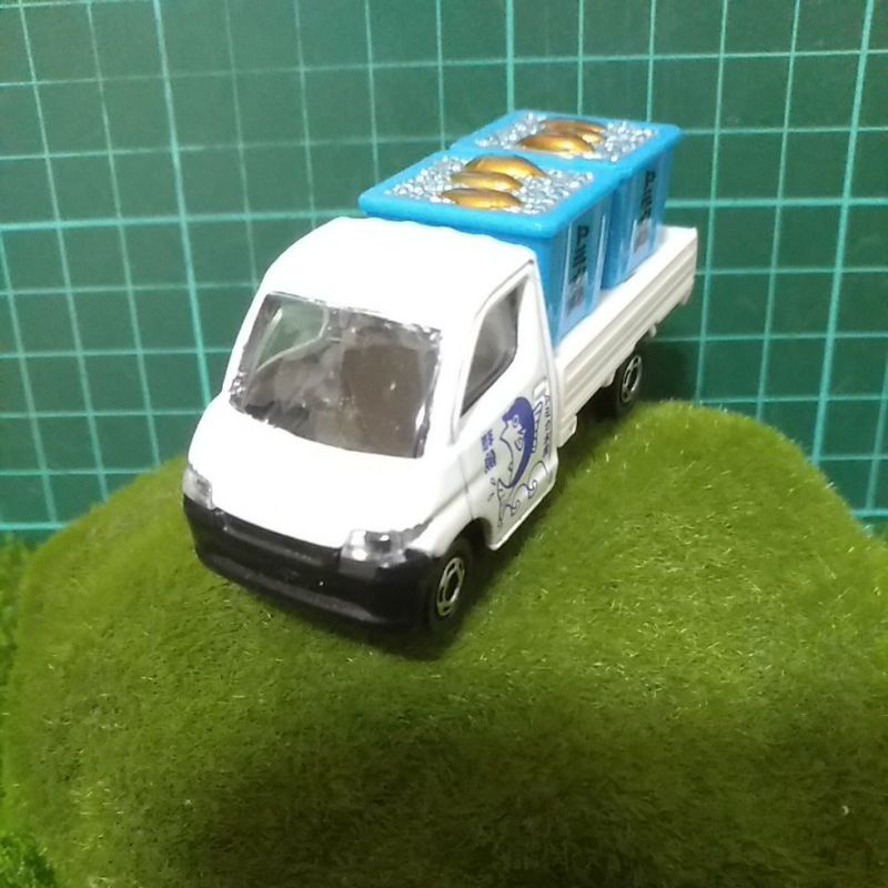 tomica 鮮魚車 Toyota truck載魚車小貨車 車燈有瑕疵