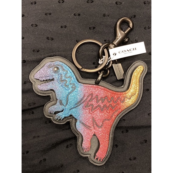 （售完、免運、所得捐贈）正版Coach Rexy彩虹恐龍吊飾掛件/鑰匙圈Rainbow Dino Keychain