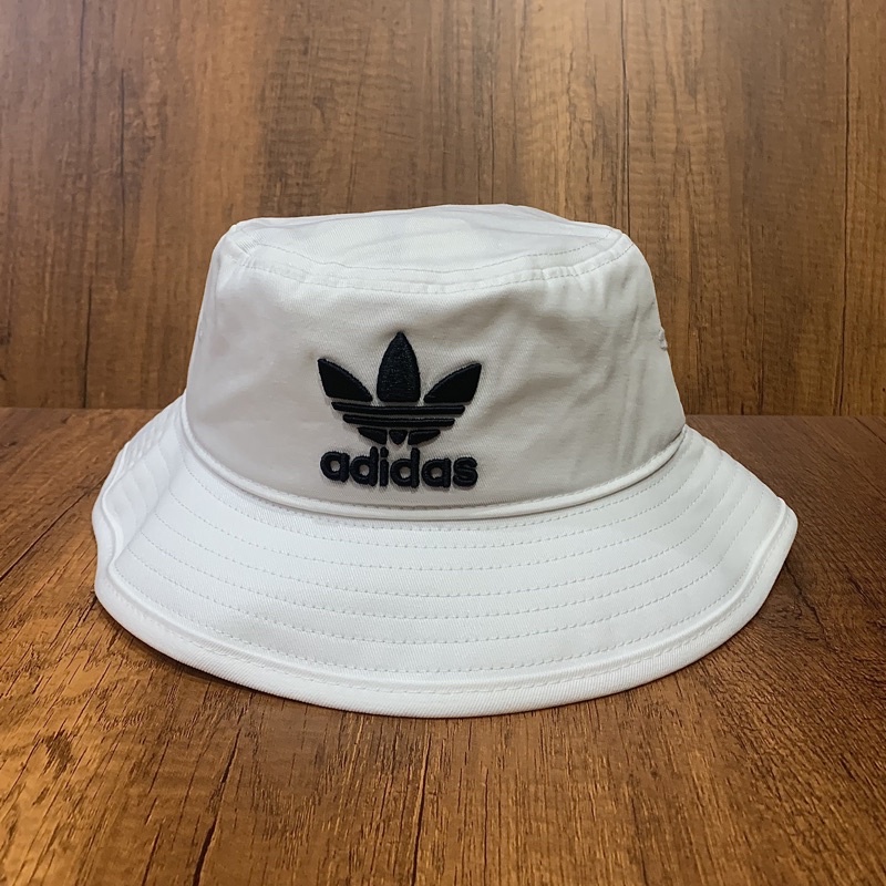 【Moz_Ca】Adidas Originals 經典黑色三葉草Logo 白色底漁夫帽