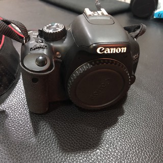 Canon EOS 550D 機身 + 電池把手 + 旅遊鏡18-135mm