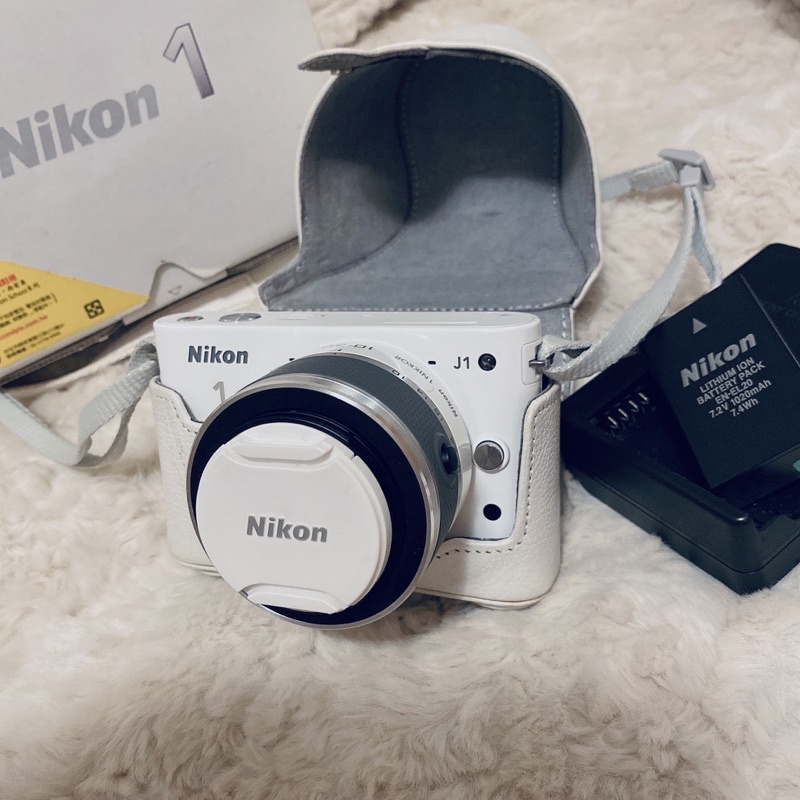 💎原廠Nikon1 J1 + 10-30mm 微單眼相機、類單眼相機、數位相機2011白(二手女用機）