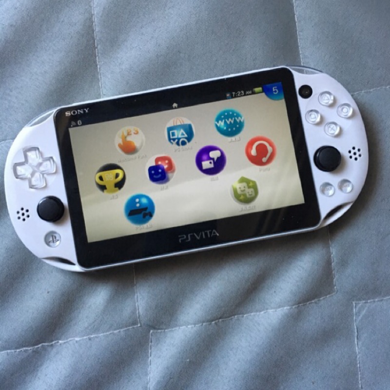 PSV PS Vita PCH-2007 白色 + 16GB x 2 + Hori 手把