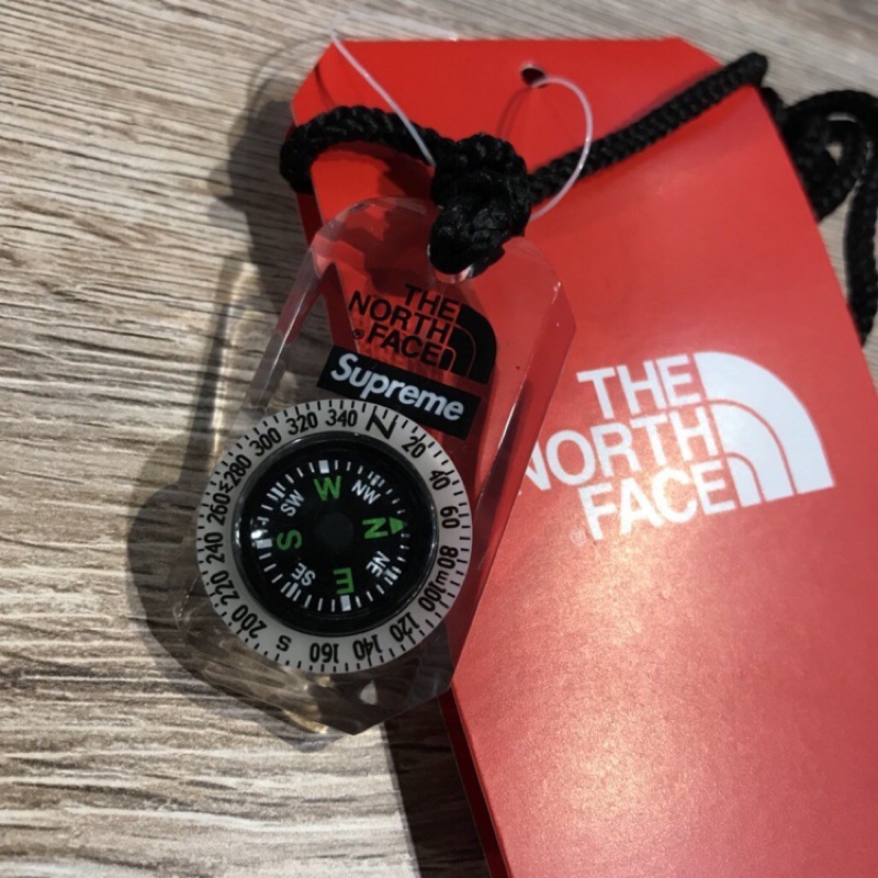 Supreme x The North Face 指南針 項鍊 吊飾 Bape 北臉 compass necklace