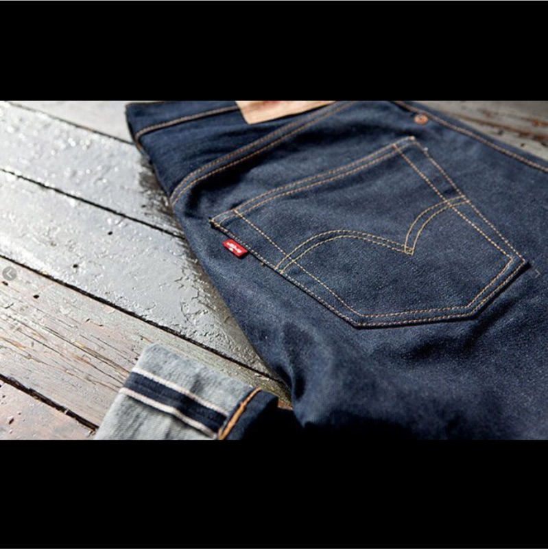 levis rigid urn