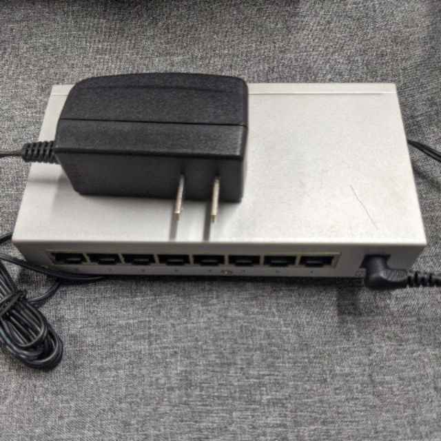 [二手] ZyXEL switch hub 網路交換器 8埠 (GS-108B v1)