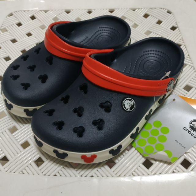 crocs j2