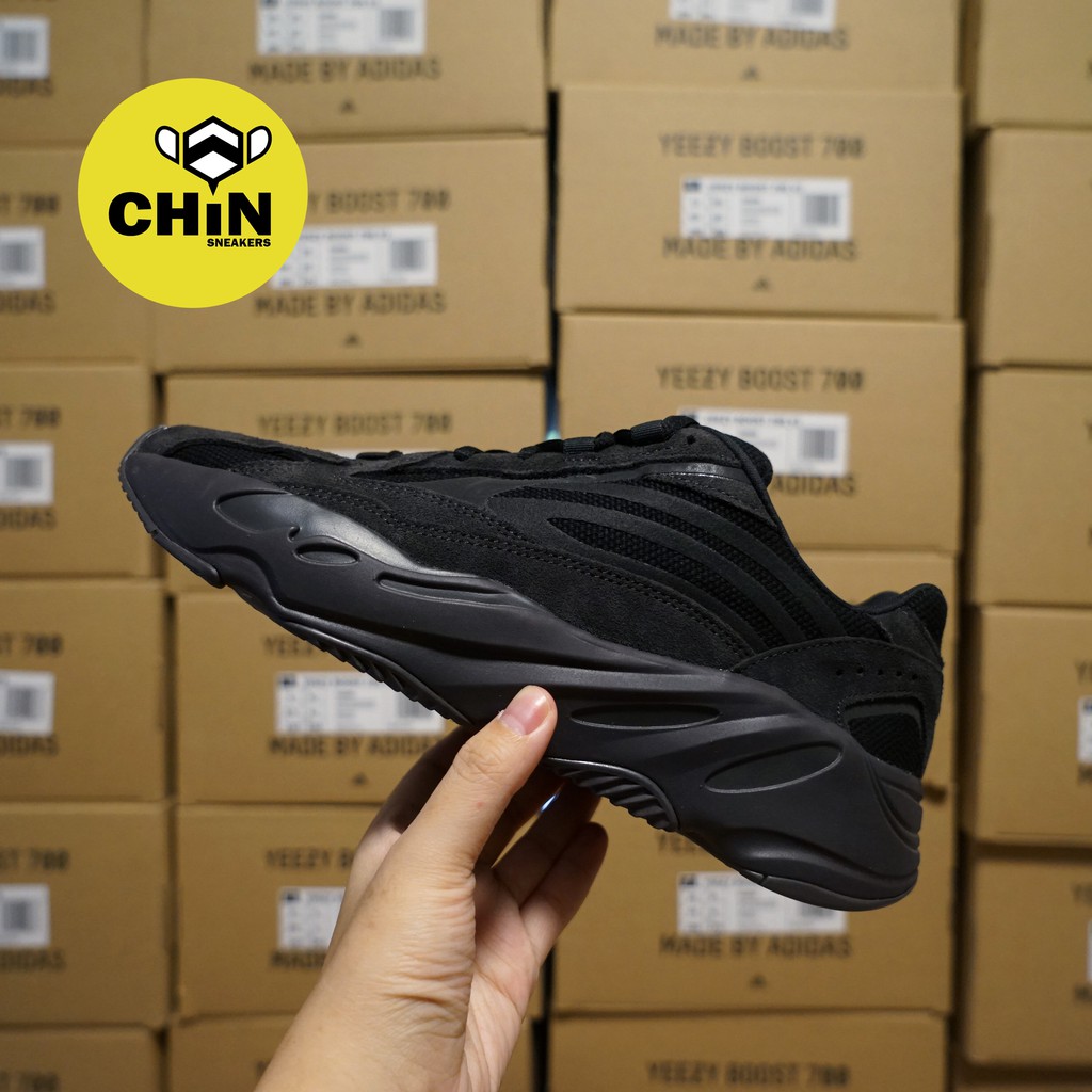 ☆CHIN代購☆ Adidas yeezy boost 700 v2 Vanta 黑魂 全黑 反光 FU6684 現貨