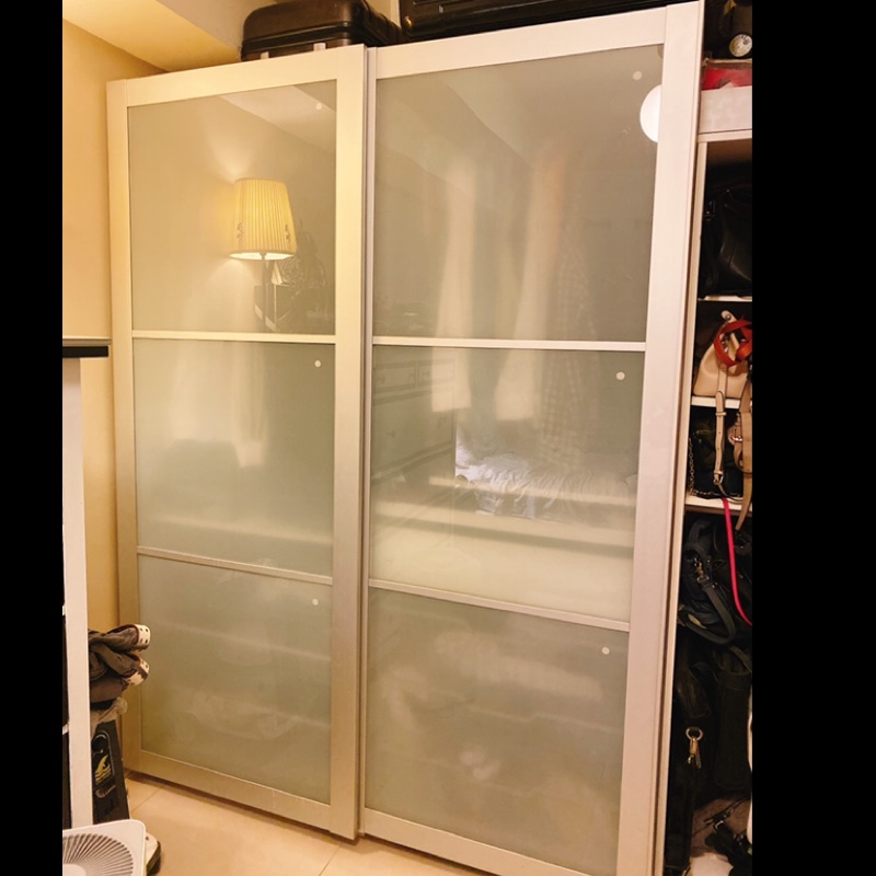IKEA絕版衣櫃-玻璃滑門，需重新裝潢房間便宜賣，不含運，可自取或代叫lalamove