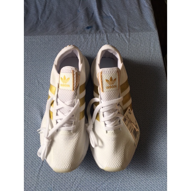 《全新 正貨》Adidas愛迪達白色運動跑步鞋SWIFT RUN X J(H02506)