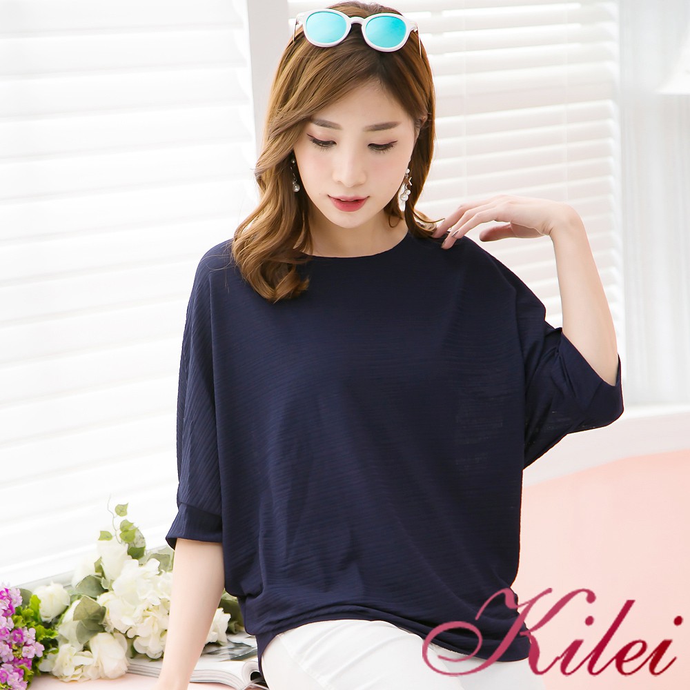 【Kilei】寬版五分袖彈性橫紋紗飛鼠袖上衣XA3767-01(率性深藍)大尺碼