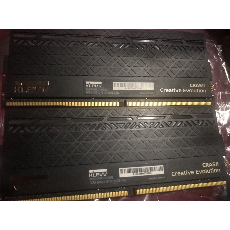 科賦KLEVV CRAS II RGB DDR4 3200電競記憶體 16G(8G*2)