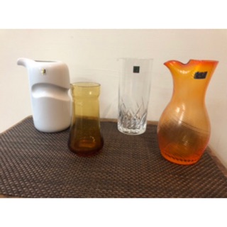 HAKUSAN JAPAN 瓶 公杯調飲料。圖左白色瓶子