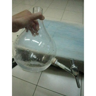 台北自售:稀有絕版玻璃材質酒瓶水瓶(容量約2.5公升)不鏽鋼龍頭